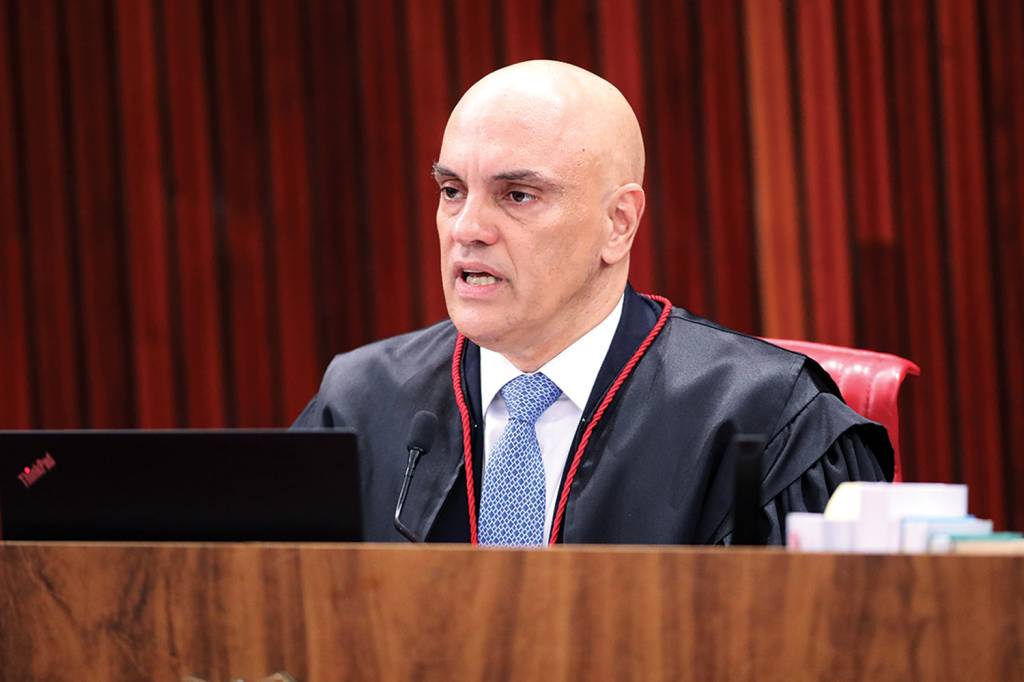 “Judiciário não se acovarda diante de agressões de populistas”, diz Moraes