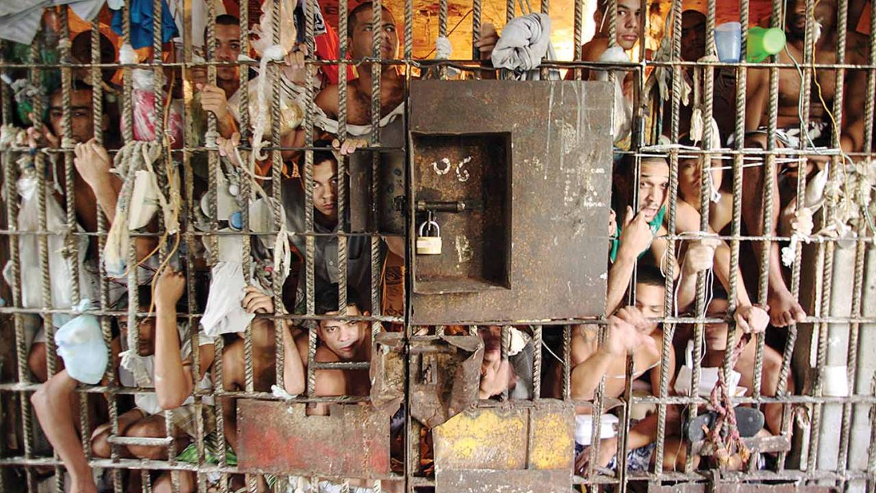 LOTAÇÃO - Presos: Brasil tem a terceira maior população carcerária do mundo