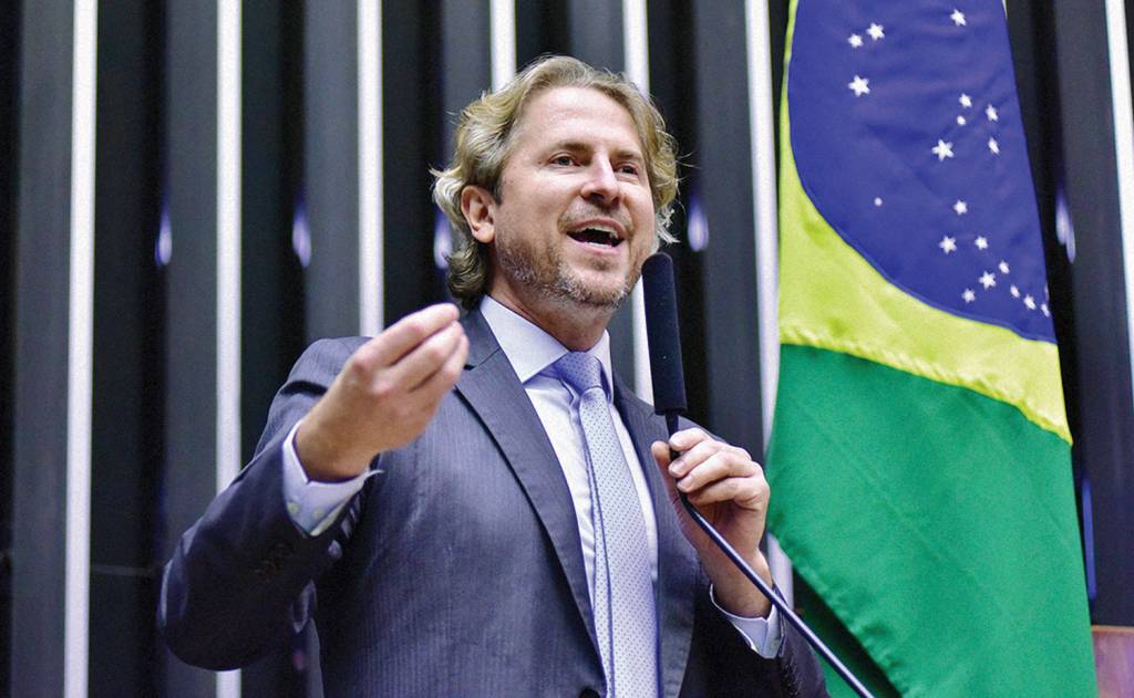 2D-(2)-img20230913204333998.jpg FORA - Zeca Dirceu, líder do PT na Câmara: a sigla não seria afetada por restrição