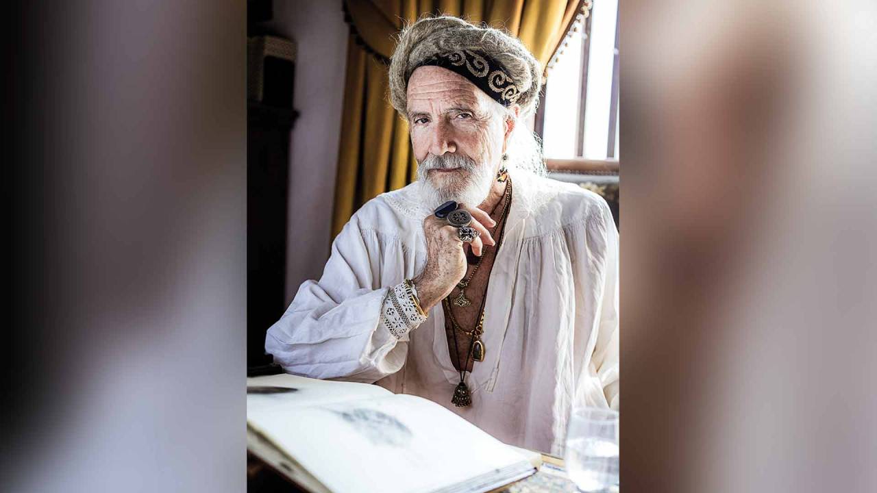 CARA E COROA - Stash com seus dreads: baladas célebres e castelo na Itália