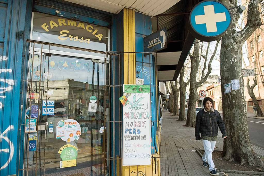 AP17122829953548.jpg REGULAÇÃO - Uruguai: legislação permite compra de Cannabis em farmácias