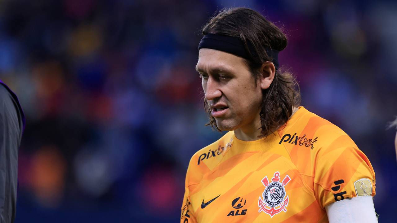 QUITO, ECUADOR - JUNE 7: Cassio of Corinthians reacts during Copa CONMEBOL Libertadores 2023 a group E match between Independiente del Valle and Corinthians at Banco Guayaquil Stadium on June 7, 2023 in Quito, Ecuador. (Photo by Franklin Jacome/Agencia Press South/Getty Images)