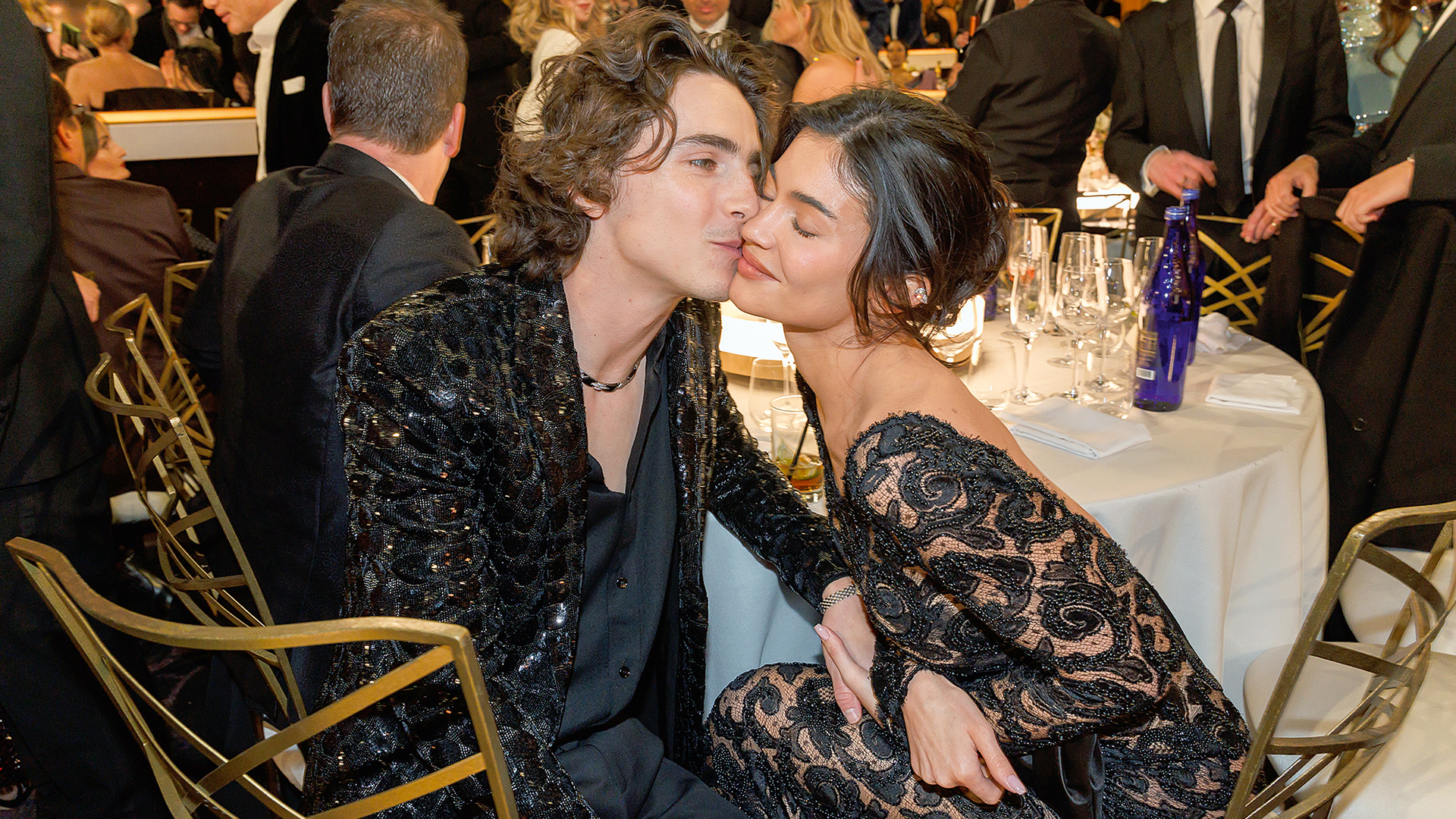 ‘Par de jarro’: o porquê dos looks laranja de Timothée e Kylie