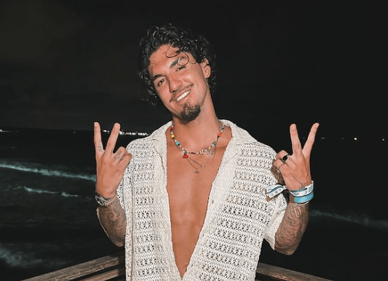 Gabriel Medina revela guardar presente dado por Luiza Brunet, mãe de ex