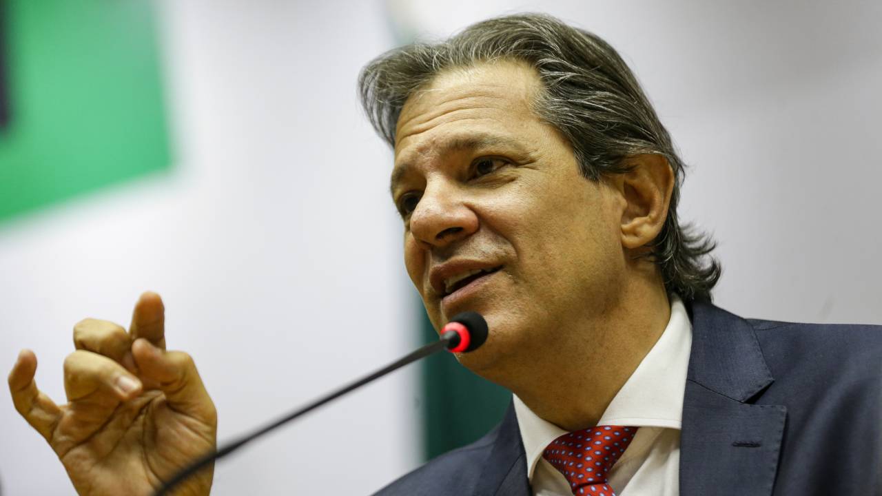 Brasília (DF), 28/12/2023 - O ministro da Fazenda, Fernando Haddad, concede entrevista coletiva à imprensa, em Brasília. Foto: Marcelo Camargo/Agência Brasil