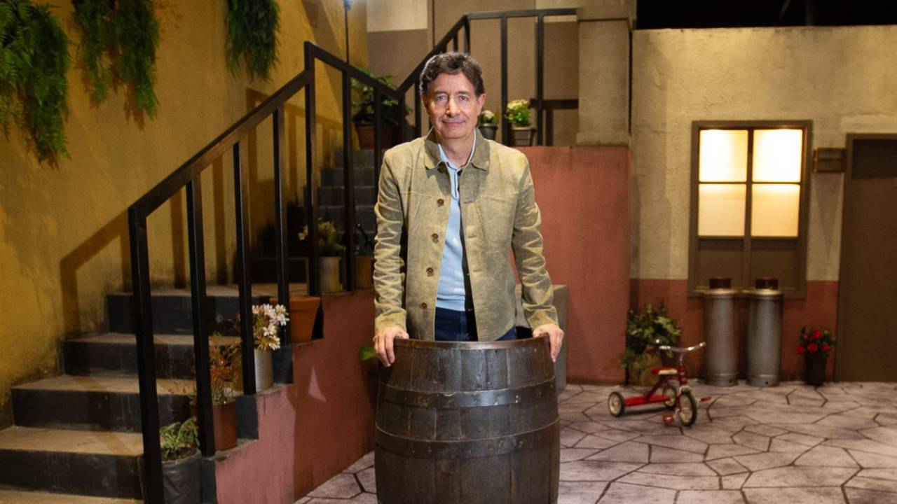 Roberto Gómez Fernández, filho de Roberto Bolaños, na abertura de 'Chaves: A Exposição', no MIS Experience, em São Paulo