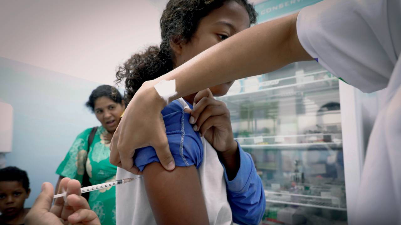 CAMPANHA EM CURSO - Posto: previsão de 60 milhões de doses em 2024