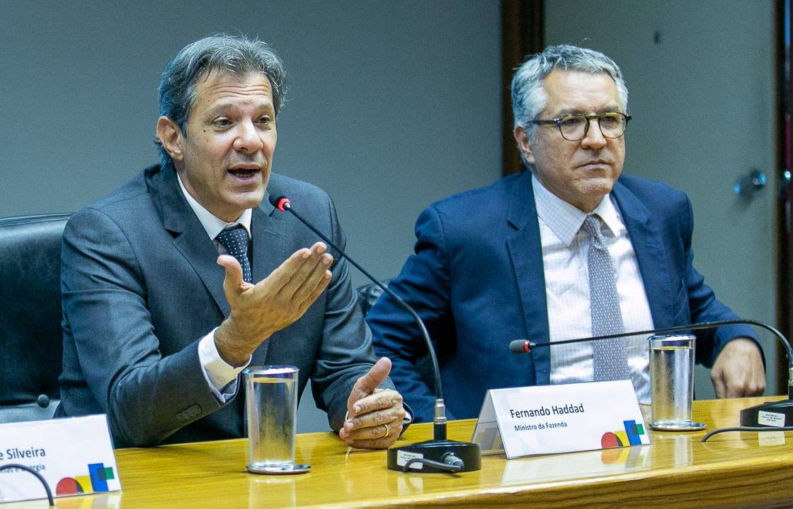 O ministro da Fazenda, Fernando Haddad, e o ministro das Relações Institucionais, Alexandre Padilha