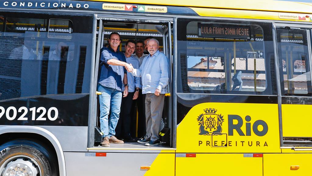8—53107230187_b1375e255a_o.jpg RIO DE JANEIRO - Paes e Lula: o PT vai apoiar o atual prefeito visando a um palanque forte para o presidente em 2026