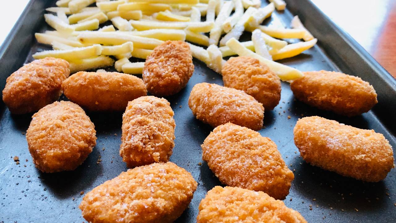 INDUSTRIALIZADOS - Nuggets e afins: estudos encontram traços de pesticidas em quantidades muito além do desejado