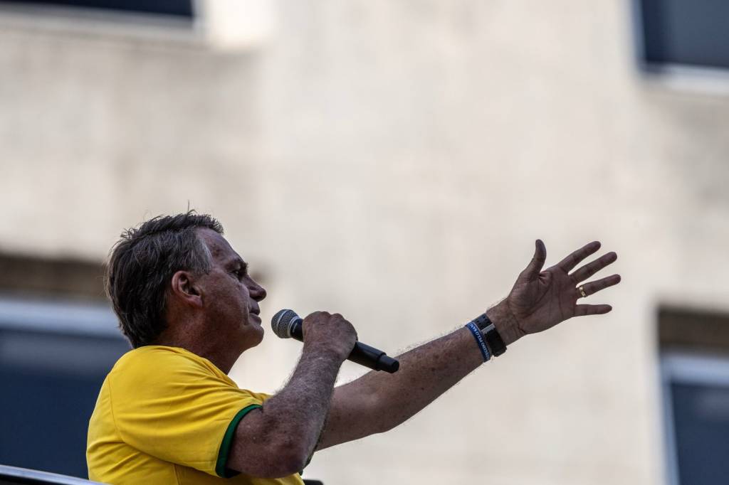 Bolsonaro infla ato na Paulista e pede boicote a desfiles do 7 de Setembro