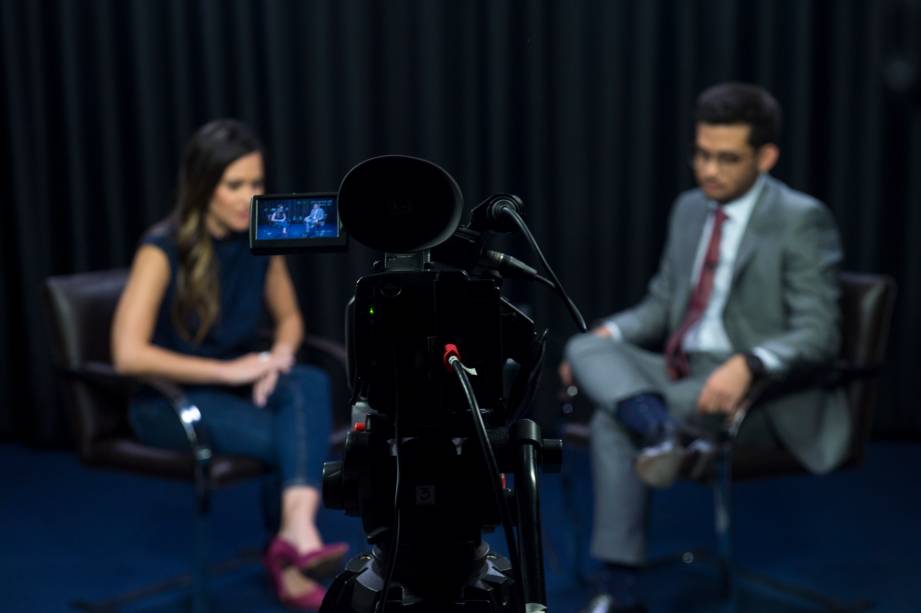O deputado federal e pré-candidato à prefeitura de São Paulo, Kim Kataguiri, durante entrevista para a jornalista e apresentadora, Marcela Rahal, no programa "Amarelas On Air", de Veja