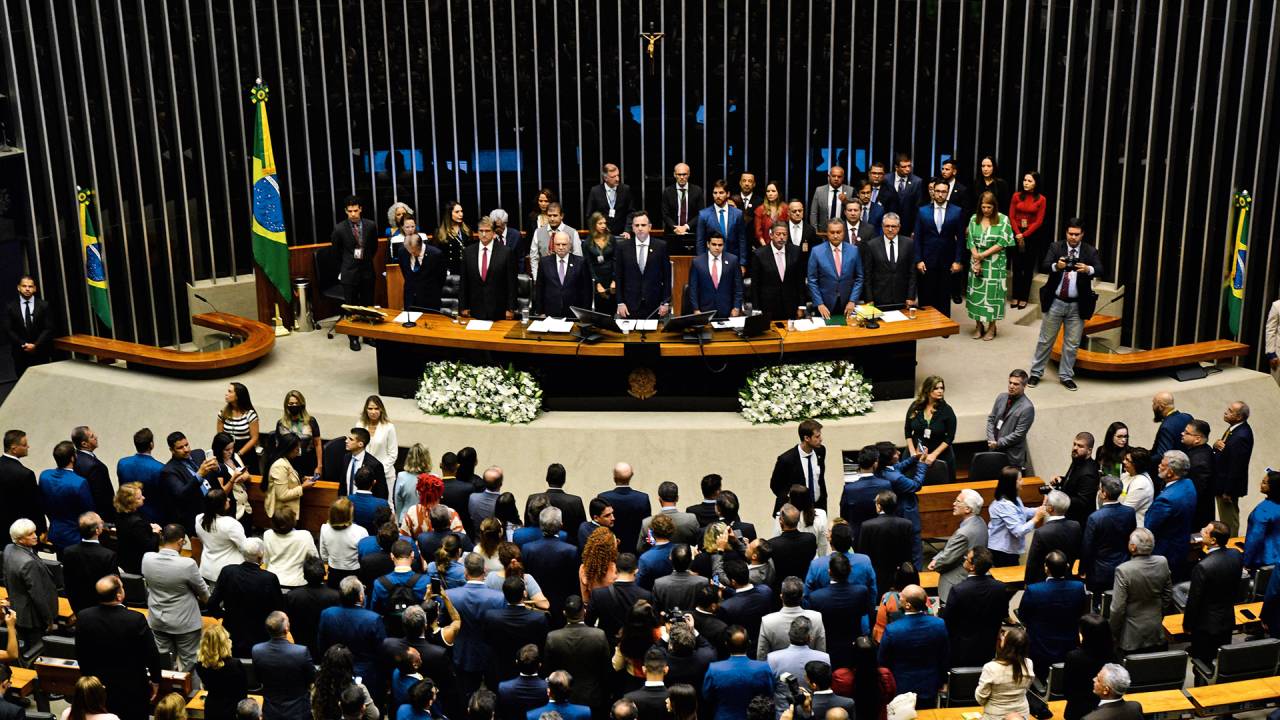 SUPREMACIA - Plenário: Federação teria 149 deputados e dezessete senadores