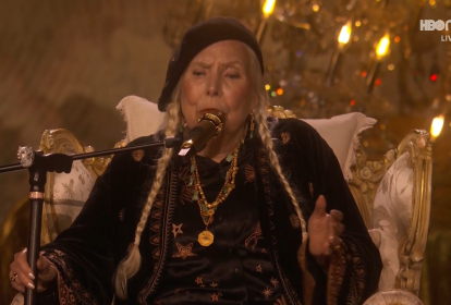 Joni Mitchell se apresenta no Grammy 2024