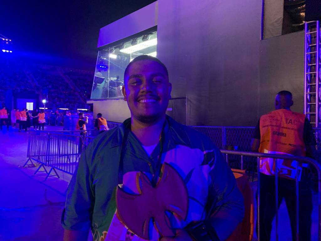 Carnavalesco comenta possível saída da Mangueira após desfile da Alcione