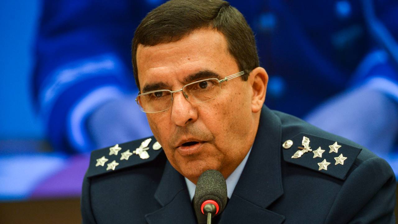 O tenente-brigadeiro do ar, Carlos de Almeida Baptista Junior, durante audiência pública na Câmara dos Deputados