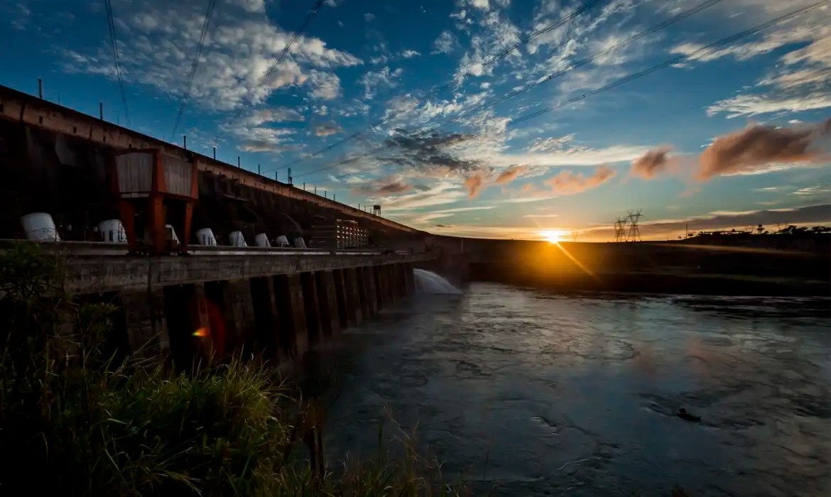 ENERGIA - Recorde: em dia de maior consumo, mais de 92% da energia veio de fontes renováveis