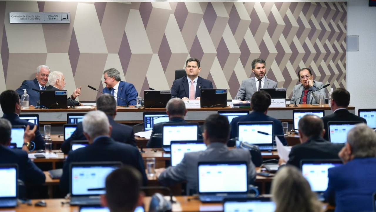 Plenário da CCJ do Senado