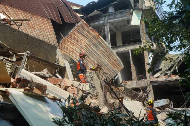 Prédio danificado na cidade de Nova Taipei, após terremoto de magnitude 7,2 atingir Taiwan. 03/04/2024 - Prédio danificado na cidade de Nova Taipei, após terremoto de magnitude 7,2 atingir Taiwan. 03/04/2024 -