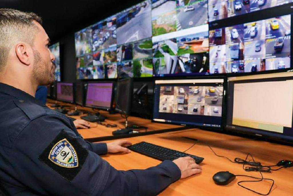 1D-(2)-ESPIRITO-SANTO—POLICIA—CENTRAIS–MONITORAMENTO-2023-b.jpg OLHAR - Projeto Cerco Inteligente, no Espírito Santo: aposta nas câmeras