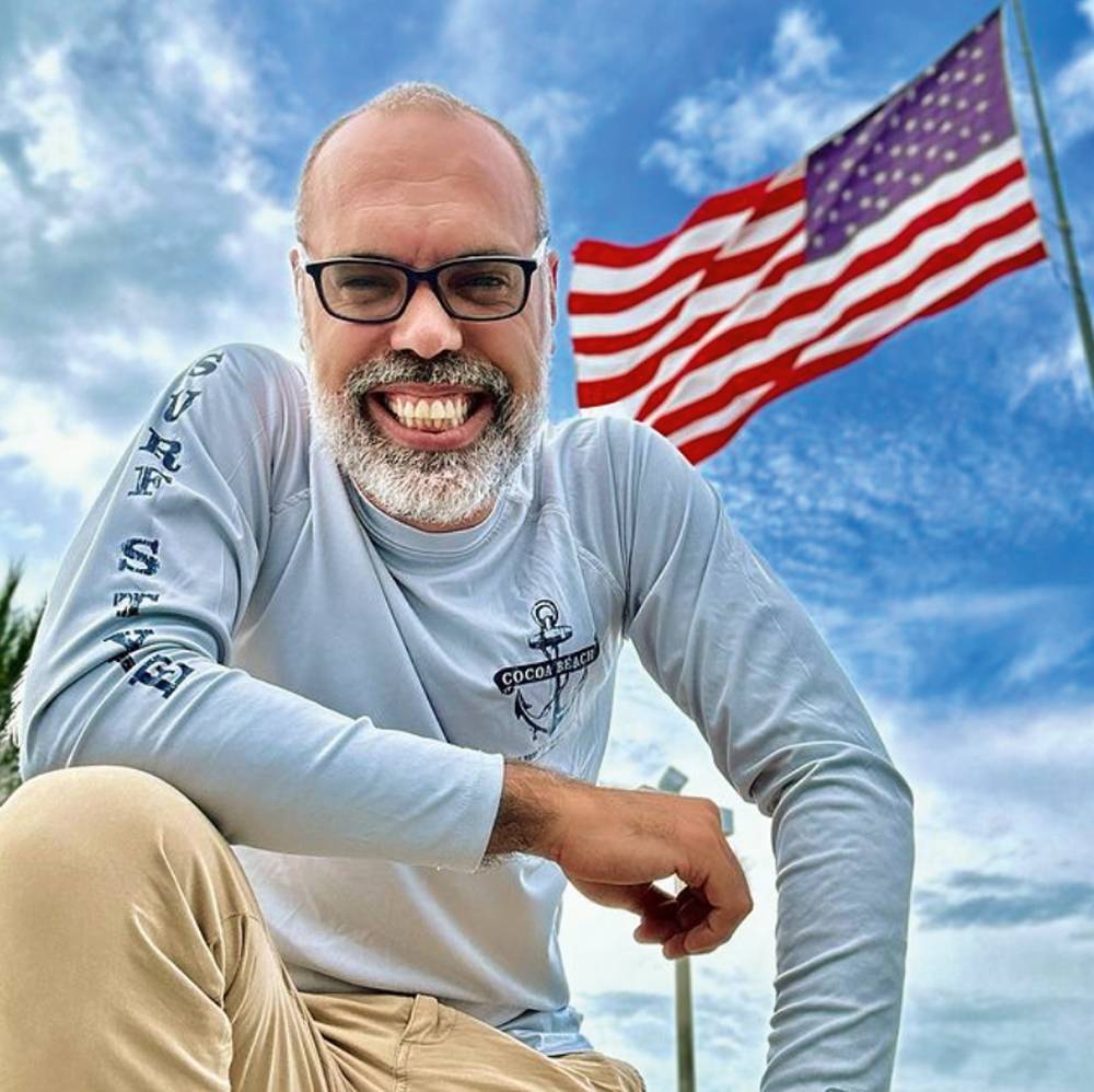 2D-(3)-ALLAN-DOS-SANTOS-2023-10-a.png PROVOCAÇÃO - O fugitivo Allan dos Santos: lives agressivas contra o STF