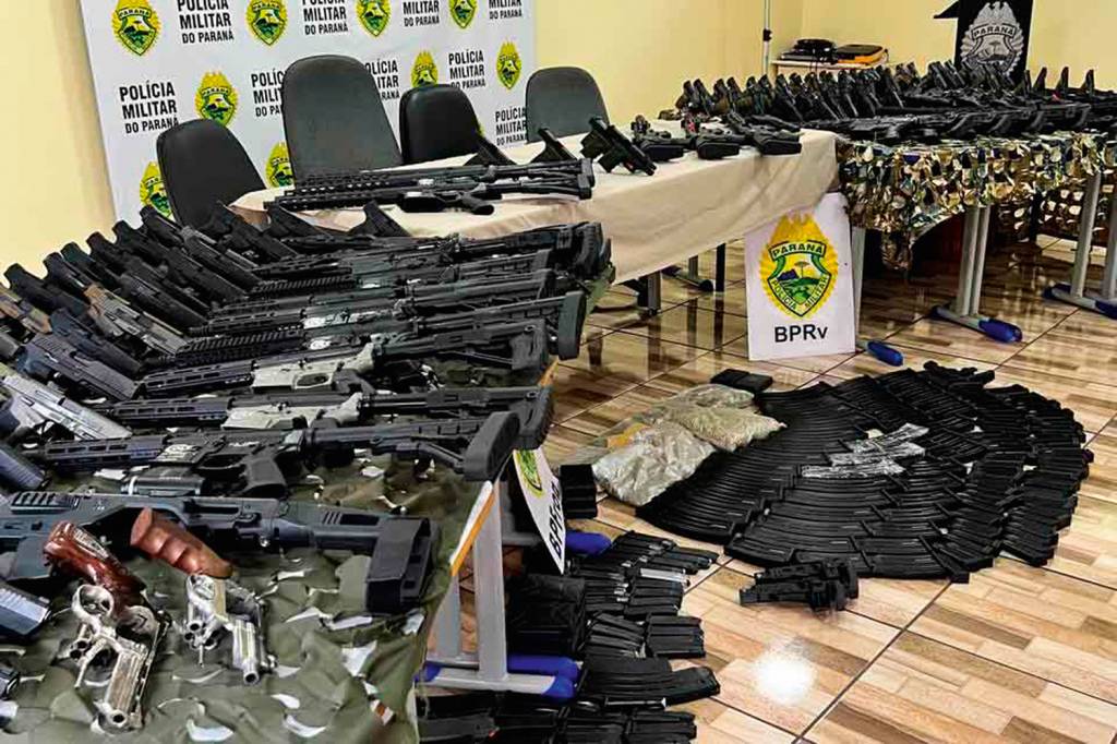 3D-(3)-PARANA—APREENSAO-ARMAS-2023-b-internet.jpg RECORDE - Apreensão de armas em Iporã em 2023: a maior da história do Paraná