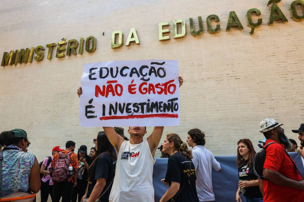 5—53659618692_e766310849_o.jpg FALTA EMPENHO - Sindicatos: cobrando promessas feitas na campanha