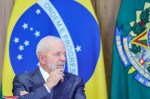 Lula diz que alta do dólar preocupa, mas sugere que crise é “inventada”