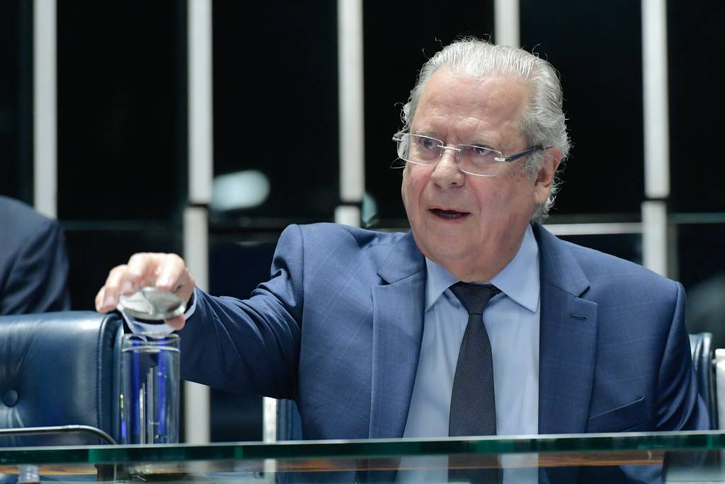 Quase metade do ministério de Lula esteve no aniversário de José Dirceu
