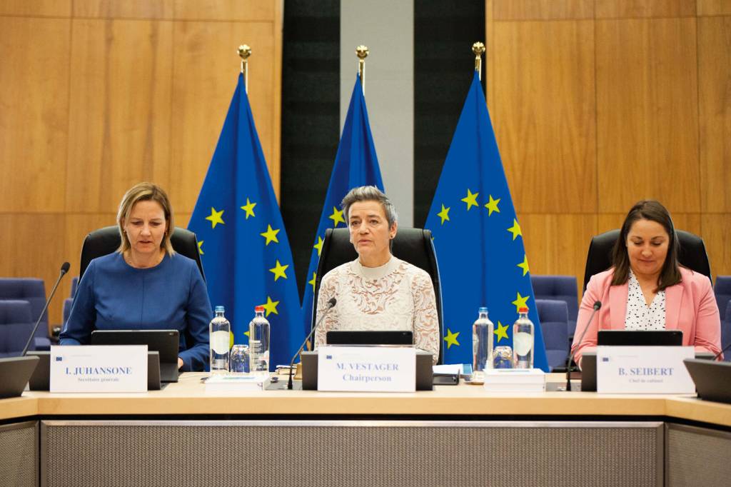 COMISSAO-EUROPEIA—DIGITAL-SERVICES-ACT-2022-11-a.jpg PIONEIRISMO - Reunião da Comissão Europeia: investigação inédita contra o X