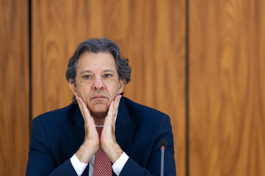 Haddad desconversa sobre mudar meta fiscal de 2026 e diz que Lula é ‘campeão’ de austeridade