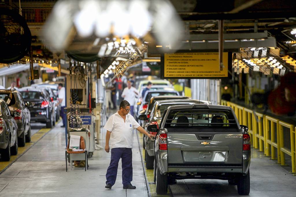GettyImages-154678057.jpg Fábrica da GM: prestes a completar 100 anos de atuação no país, a empresa vai renovar todo o portfólio