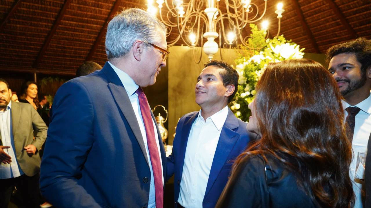 PRESTÍGIO - Alexandre Padilha e Marcos Pereira: festa de aniversário reuniu ministros, magistrados, parlamentares e candidatos