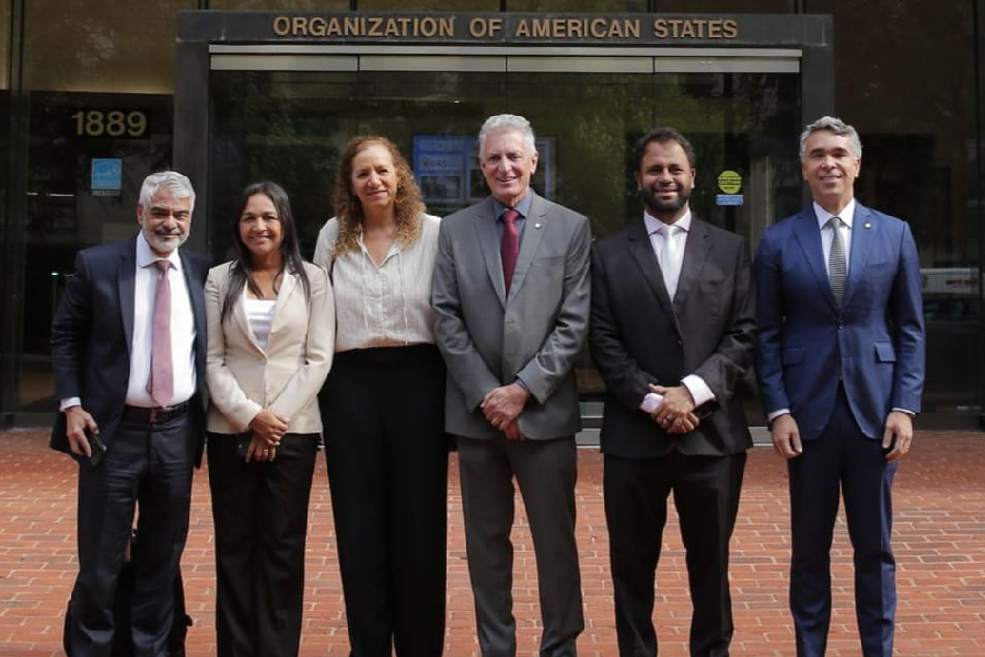Parlamentares vão cobrar Gonet por lentidão de inquéritos contra Bolsonaro