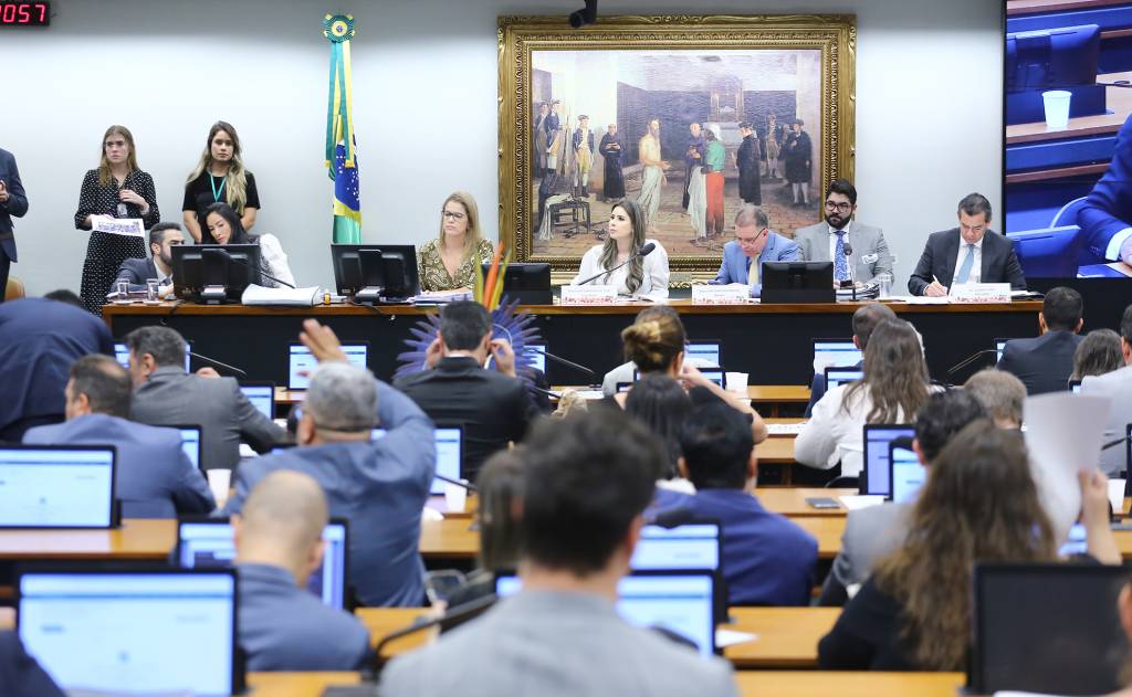 Prisão de Chiquinho Brazão: como votou cada partido na CCJ da Câmara