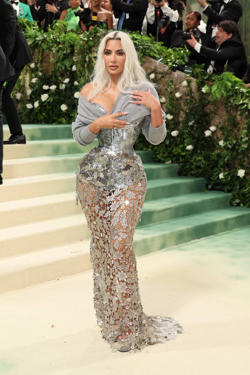 The 2024 Met Gala Celebrating “Sleeping Beauties: Reawakening Fashion” – Arrivals NEW YORK, NEW YORK - MAY 06: Kim Kardashian attends The 2024 Met Gala Celebrating