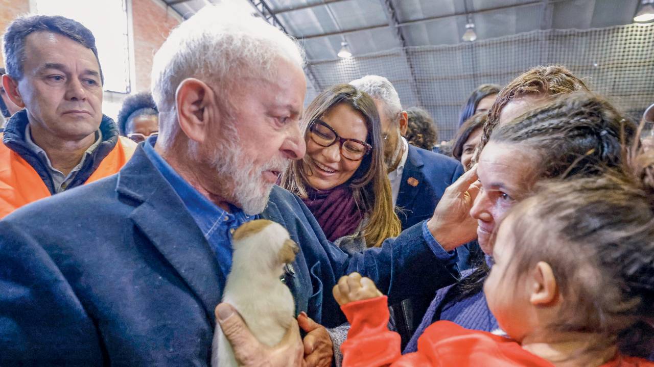 PROTAGONISMO - Lula: o presidente já visitou o estado três vezes e anunciou ajuda financeira aos desabrigados