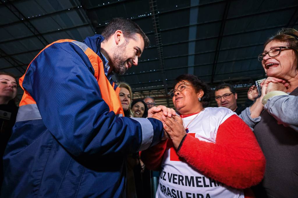 53720622577_ccf3096d60_o.jpg GESTÃO DE CRISE - O governador Eduardo Leite: 276,5 milhões para ajudar municípios e serviços mais atingidos