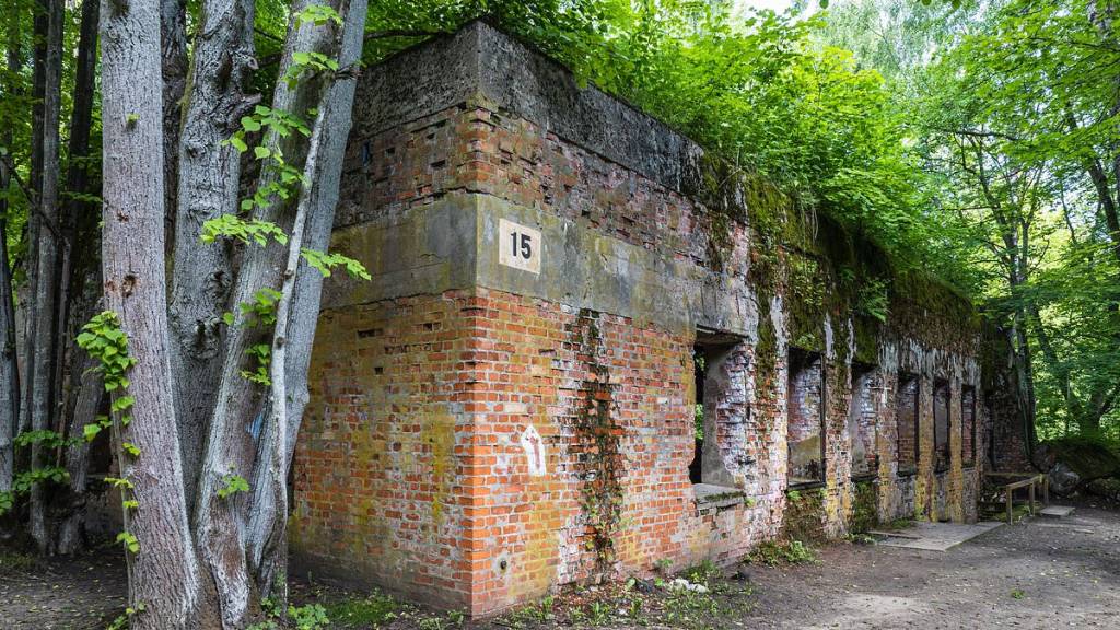 Cinco corpos são encontrados em antigo complexo de bunkers de Hitler