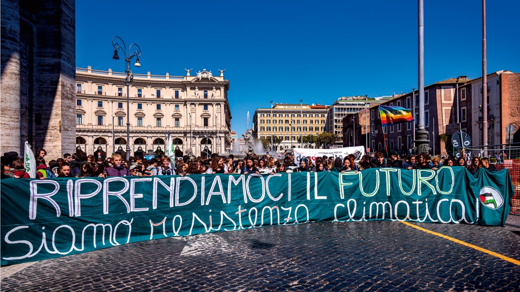Ativistas ambientais em Roma: a causa ESG avança na Europa