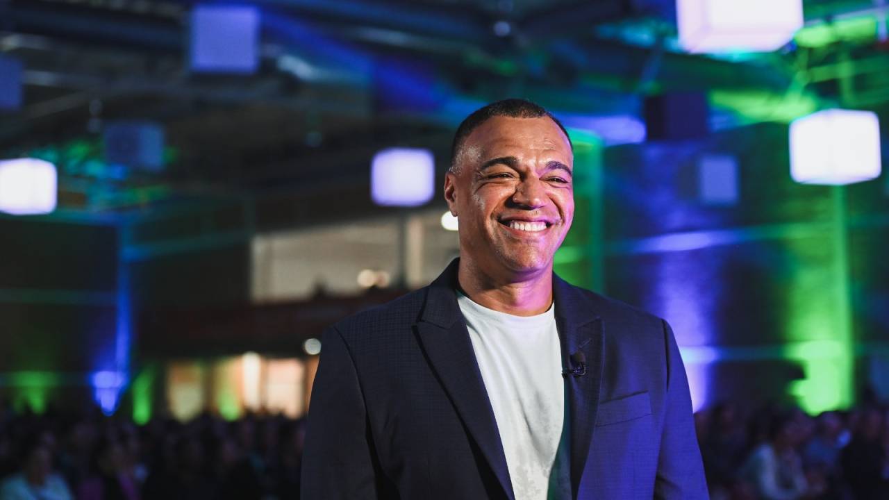 Denilson comenta condenação por estupro dos amigos Dani Alves e Robinho