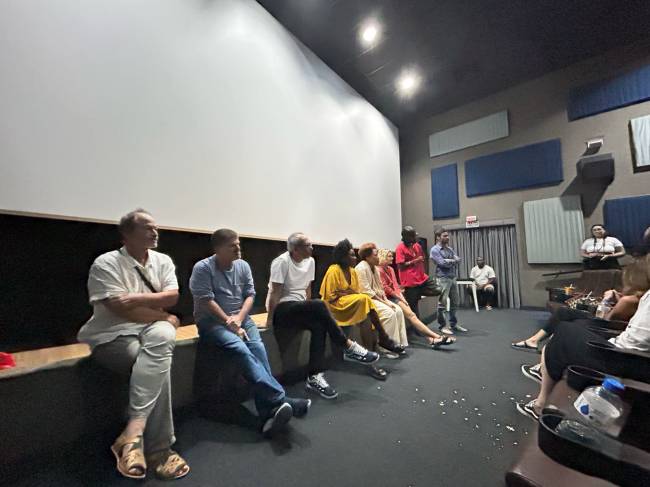 Sessão do filme no Cine Carioca Nova Brasília – Sessão do filme no Cine Carioca Nova Brasília –