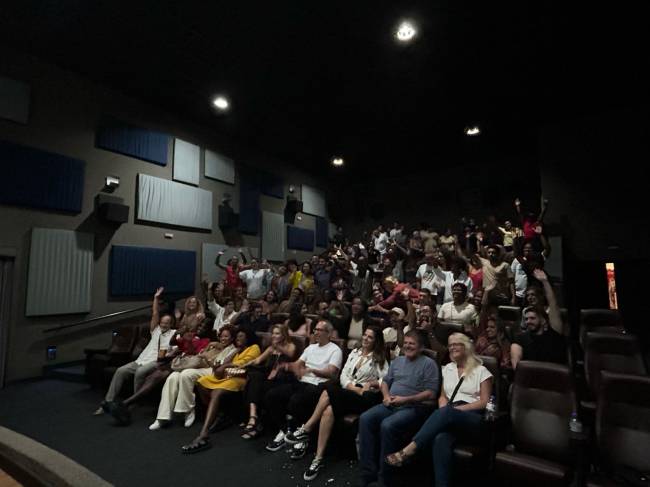 Sessão do filme no Cine Carioca Nova Brasília – Sessão do filme no Cine Carioca Nova Brasília –