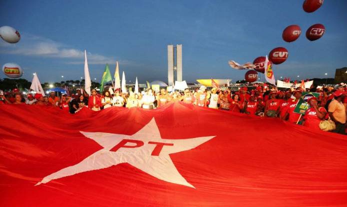 PT defende aumento de IPTU e ISS para cadeias de lojas, redes e bancos