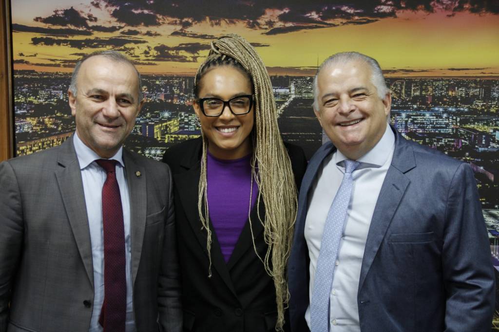 Empresária trans pede a Márcio França inclusão produtiva de pessoas LGBT