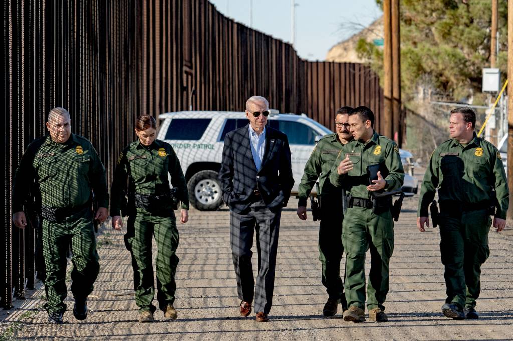 US-POLITICS-BIDEN-BORDER BARREIRA - Biden, em visita à fronteira: medida drástica para conter imigrantes