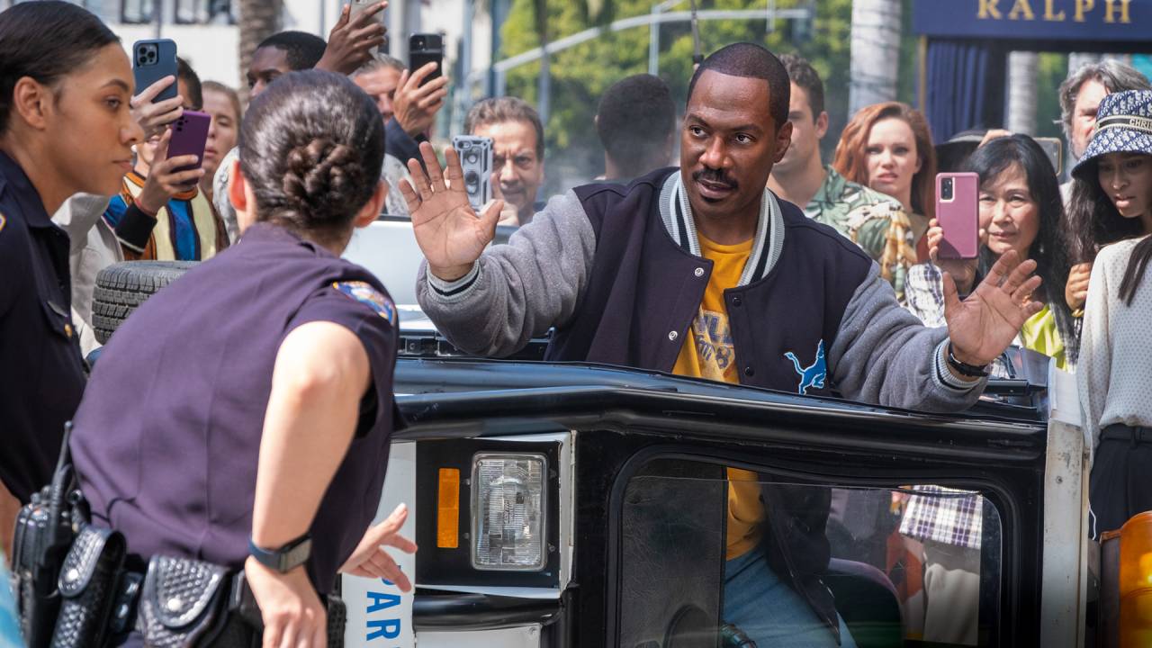 VELHA CONFUSÃO - Murphy como Axel no novo filme: agora ele é um agente sessentão