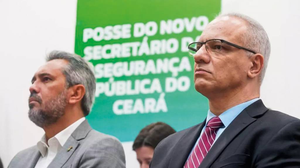 2D-(1)-ROBERTO-SA-e-ELMANO-DE-FREITAS-2024-6-a.jpg NOVA DIREÇÃO - Elmano de Freitas e o secretário Roberto Sá: anúncio de combate sem “trégua”
