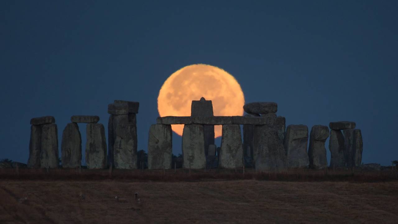 STONEGENHE - Paralisação Lunar: hipótese supõe que monumento também foi construído para se alinhar a evento lunar raro
