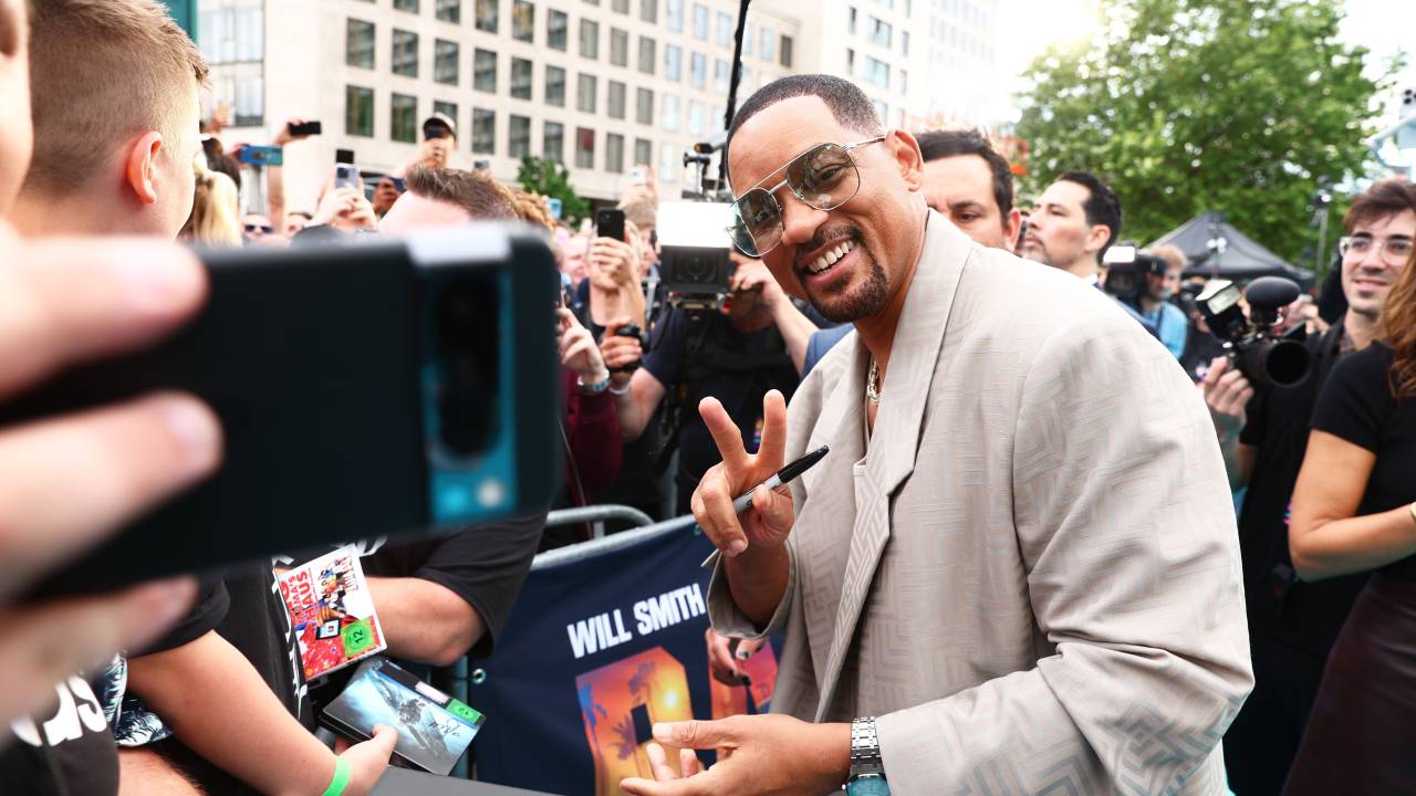 Will Smith atende fãs na estreia de 'Bad Boys 4' em Berlim